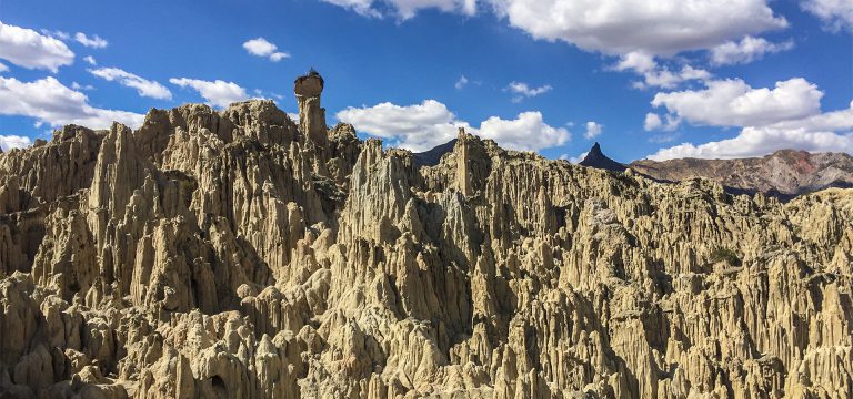 Bolivia:  La Paz – Valle De La Luna – Tiiwanaco – Salar De Uyuni – 4 Dias 3 Noches